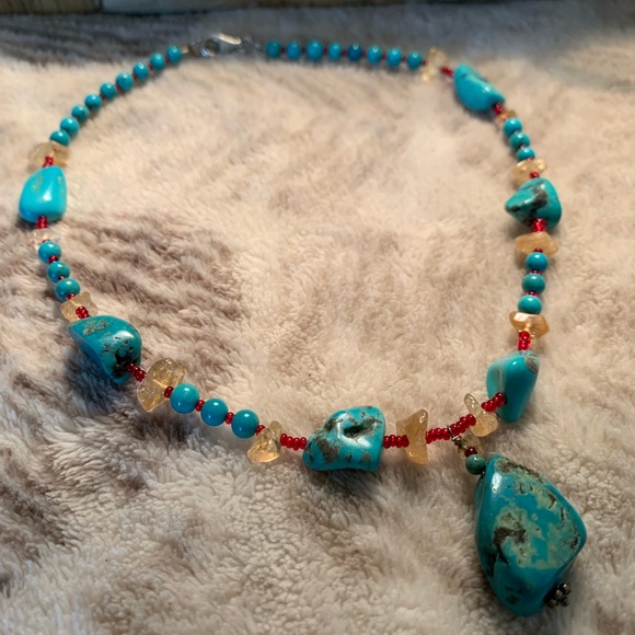 Turquoise and red stone bead necklace - Picture 2 of 4